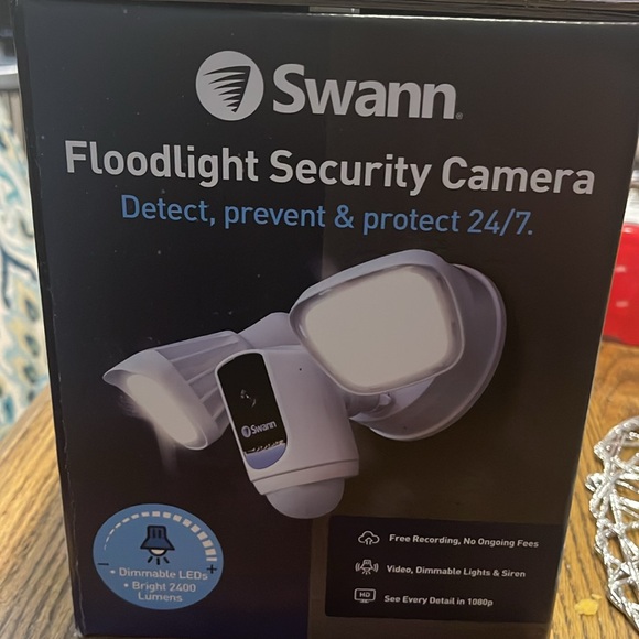 Brand new Swann Floodlight Security Camera - Picture 4 of 5